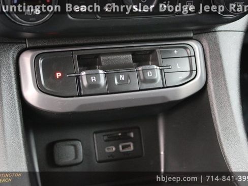 Used 2021 GMC Acadia AT4 w/ LPO, Cargo Package image 32