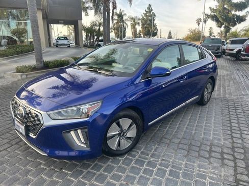 Used 2022 Hyundai Ioniq SE image 2