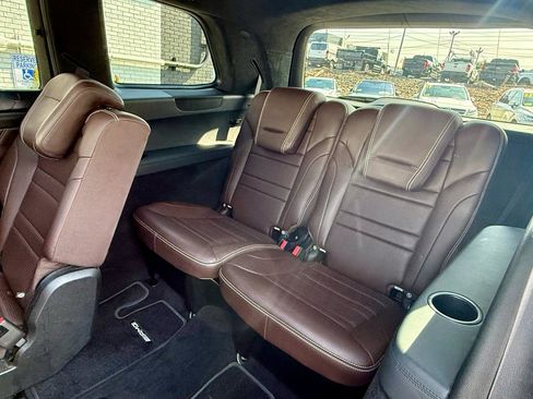 Used 2016 Mercedes-Benz GL 63 AMG 4MATIC image 23