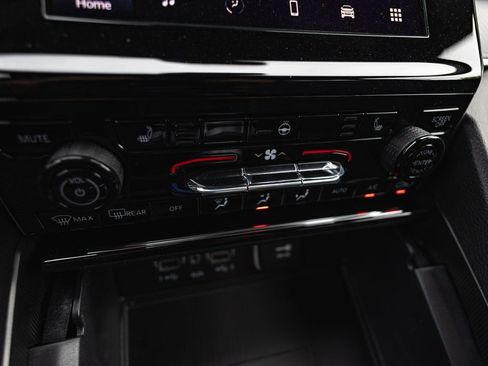 New 2025 Jeep Grand Cherokee Laredo X w/ Luxury Tech Group I AWD/4WD image 15