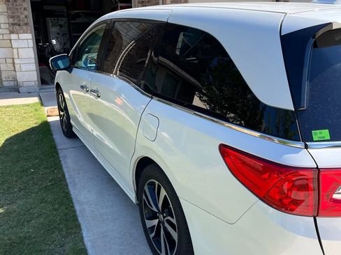 Used 2018 Honda Odyssey Elite image 6
