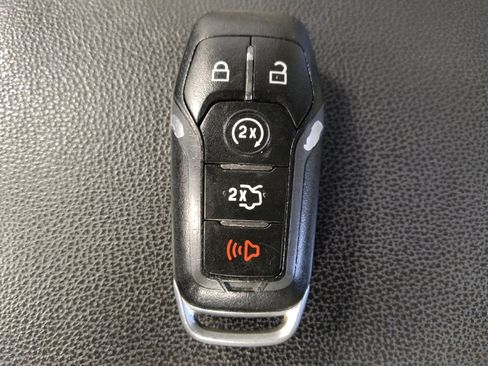 Used 2015 Ford Fusion Titanium image 32