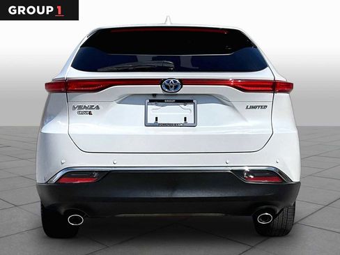 Used 2023 Toyota Venza Limited image 5