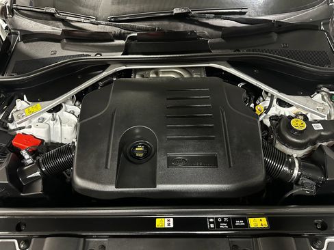 Used 2024 Land Rover Range Rover Sport SE image 29