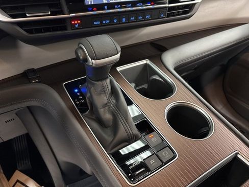 Certified 2022 Toyota Sienna XLE image 23