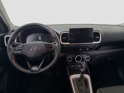 Used 2024 Hyundai Venue Limited image 25