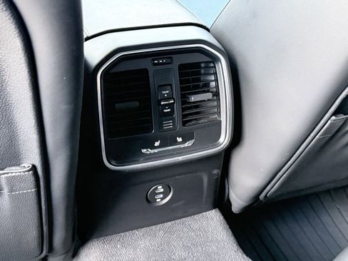 Used 2021 Porsche Macan S image 31