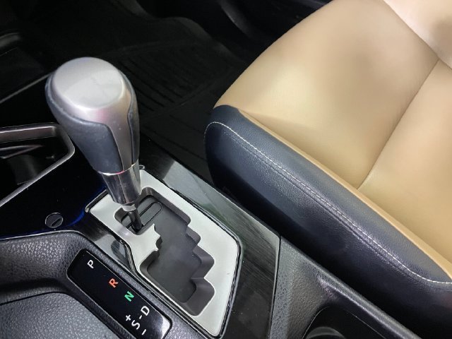 Used 2018 Toyota RAV4 Limited AWD/4WD image 8