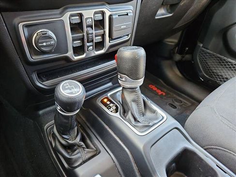 Used 2018 Jeep Wrangler Unlimited Sport S AWD/4WD image 12