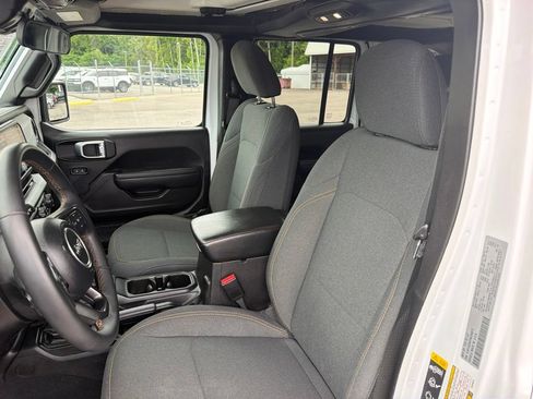 Used 2024 Jeep Wrangler Unlimited Sport AWD/4WD image 13