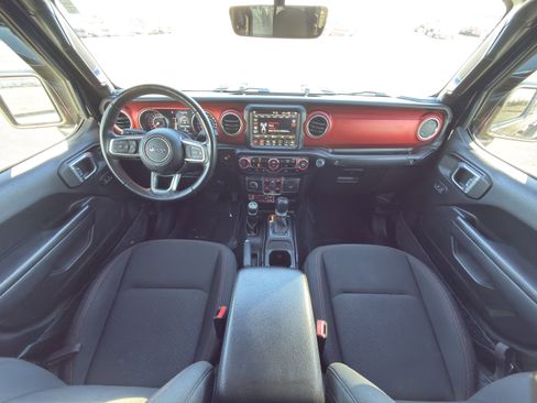 Used 2022 Jeep Gladiator Rubicon w/ Cold Weather Group image 15