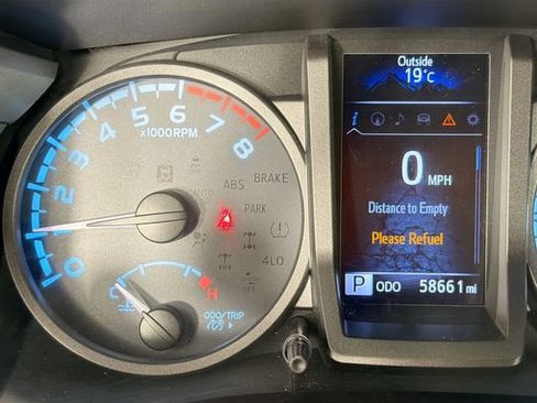 Used 2021 Toyota Tacoma TRD Sport AWD/4WD image 13