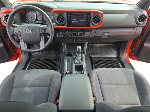 Used 2018 Toyota Tacoma TRD Sport AWD/4WD image 12