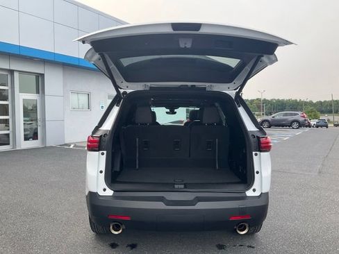 Used 2023 Chevrolet Traverse LT w/ LT Premium Package AWD/4WD image 19