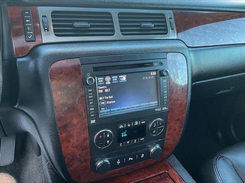 Used 2012 Chevrolet Tahoe LTZ AWD/4WD image 14