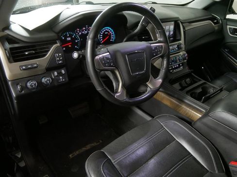 Used 2018 GMC Yukon XL Denali w/ Denali Ultimate Package AWD/4WD image 14