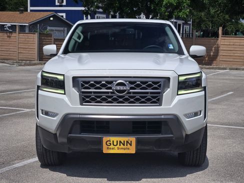 Used 2022 Nissan Frontier SV w/ SV Premium Package RWD image 9
