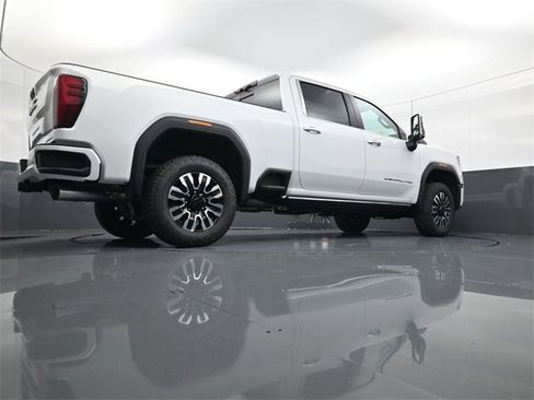 Used 2025 GMC Sierra 2500 Denali Ultimate image 25