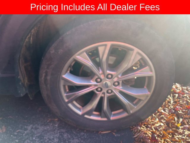 Used 2020 Ford Explorer XLT w/ Equipment Group 202A AWD/4WD image 3