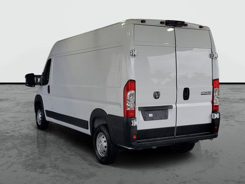 Used 2023 RAM ProMaster 2500 FWD image 3