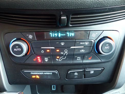 Used 2018 Ford Escape SEL image 30