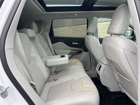 Used 2020 Jeep Cherokee Latitude Lux w/ Comfort/Convenience Group image 14