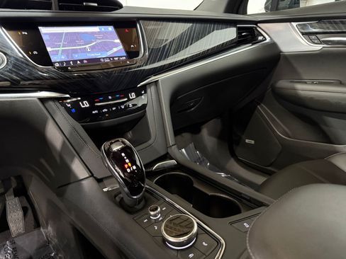 Used 2024 Cadillac XT6 Premium Luxury FWD image 15