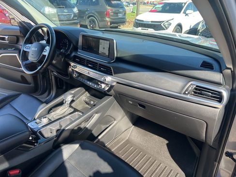 Used 2022 Kia Telluride LX image 20