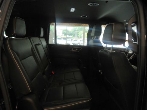 Used 2021 GMC Yukon XL SLT RWD image 24