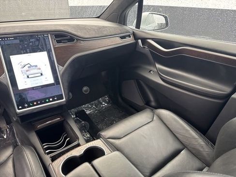 Used 2016 Tesla Model X 90D image 14