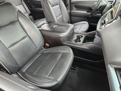 Used 2021 GMC Yukon SLT w/ SLT Luxury Plus Package AWD/4WD image 6