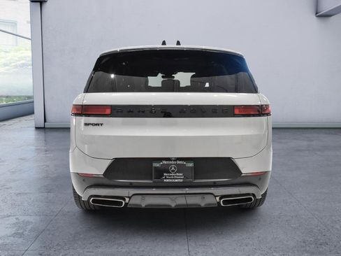 Used 2024 Land Rover Range Rover Sport SE AWD/4WD image 4