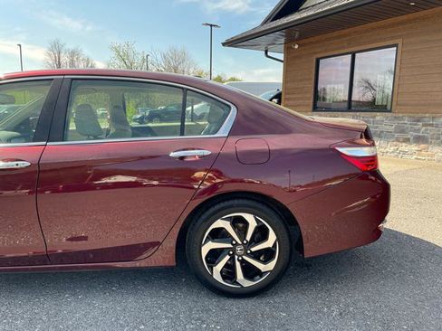 Used 2017 Honda Accord EX-L image 3