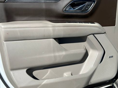 Used 2022 GMC Yukon SLT image 13