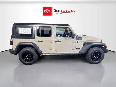 Used 2022 Jeep Wrangler Unlimited Sport image 2