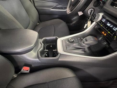 Used 2025 Toyota RAV4 LE AWD/4WD image 32