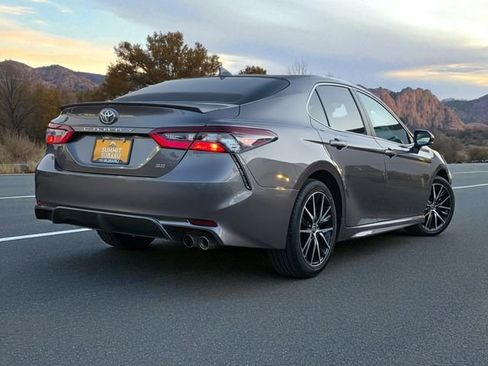 Used 2024 Toyota Camry SE image 7
