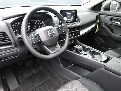 Certified 2026 Nissan Rogue SV FWD image 21
