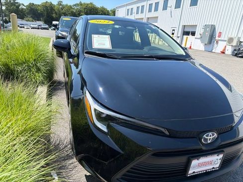 Certified 2024 Toyota Corolla LE AWD/4WD image 2