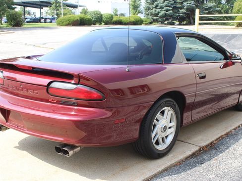 Used 1995 Chevrolet Camaro Z28 RWD image 3