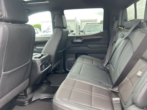 Used 2023 Chevrolet Silverado 1500 High Country w/ Technology Package AWD/4WD image 29
