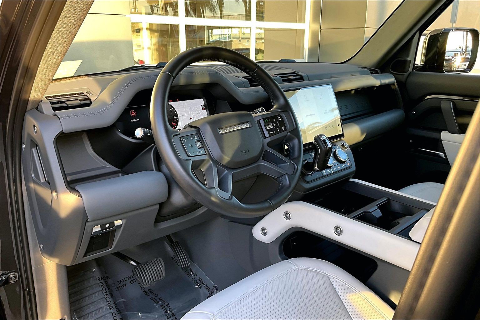 Used 2026 Land Rover Defender 110 X-Dynamic SE AWD/4WD image 14