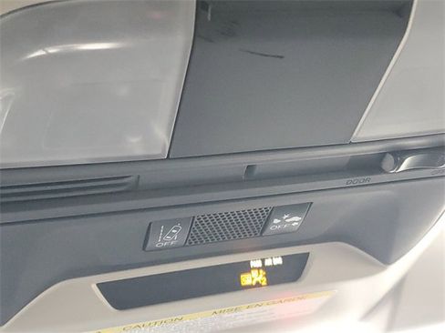 Certified 2023 Subaru Crosstrek 2.0i image 28