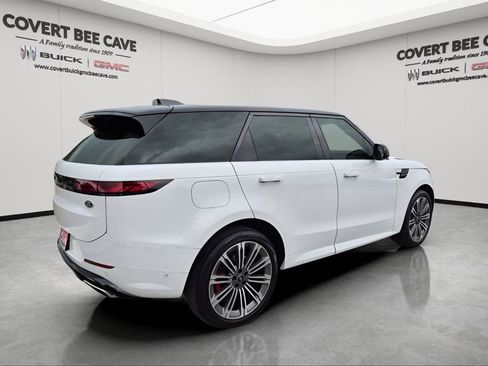 Used 2023 Land Rover Range Rover Sport SE Dynamic image 9