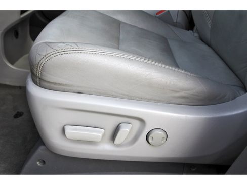Used 2019 Toyota Sienna XLE w/ XLE Navigation Package FWD image 31