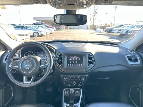 Used 2018 Jeep Compass Latitude w/ Popular Equipment Group image 20