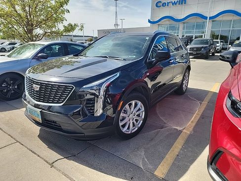 Used 2023 Cadillac XT4 Luxury w/ Cold Weather Package AWD/4WD image 3