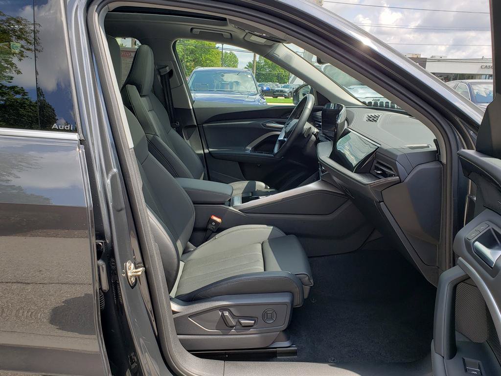Used 2025 Audi Q5 Premium Plus w/ Premium Plus AWD/4WD image 18
