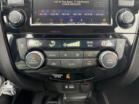 Used 2020 Nissan Rogue Sport SL image 26