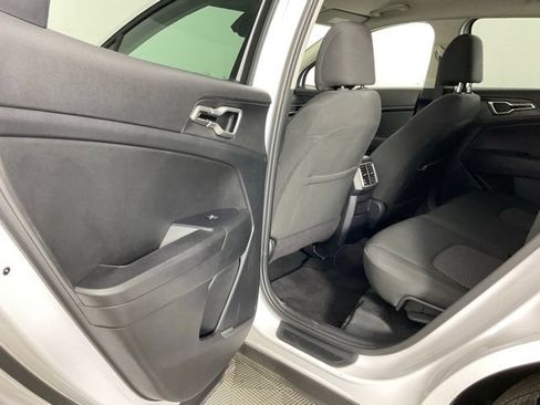 Used 2025 Kia Sportage LX FWD image 14